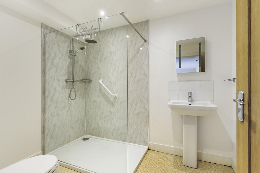 Ensuite Shower Ro...