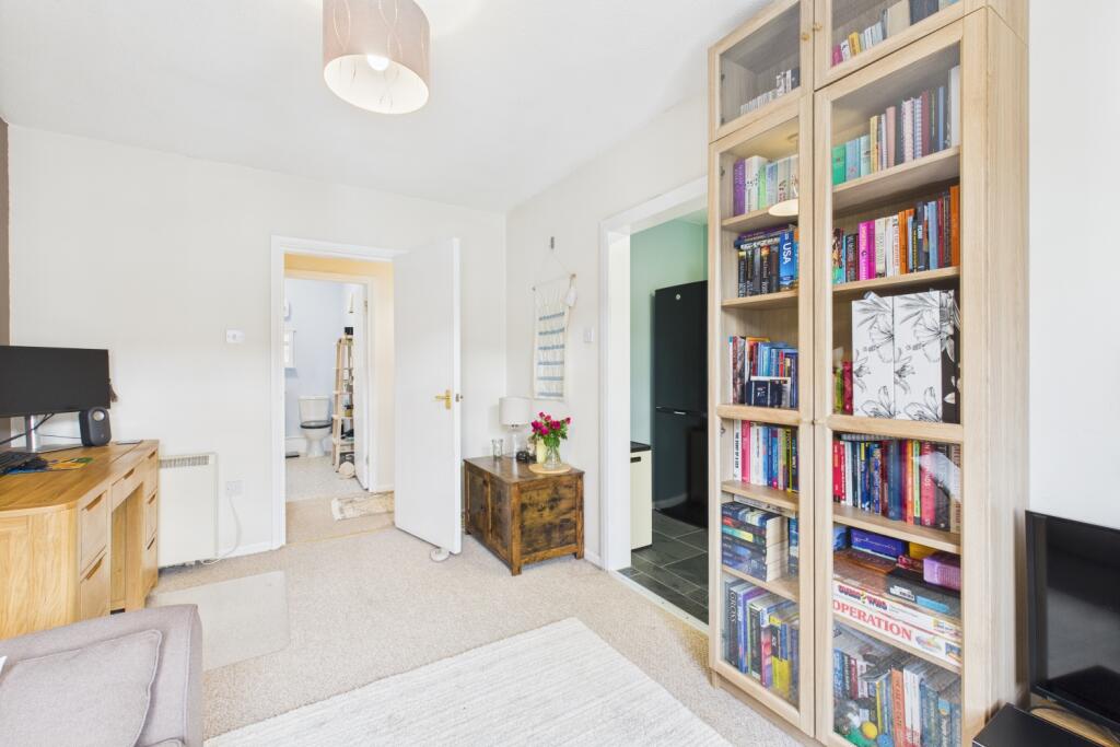 CAM03162G0-PR0300-STILL005