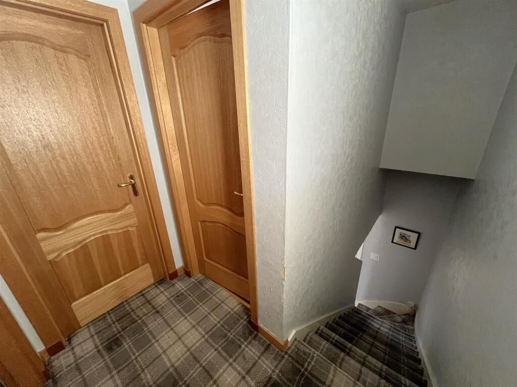 STAIRCASE &amp; LANDING