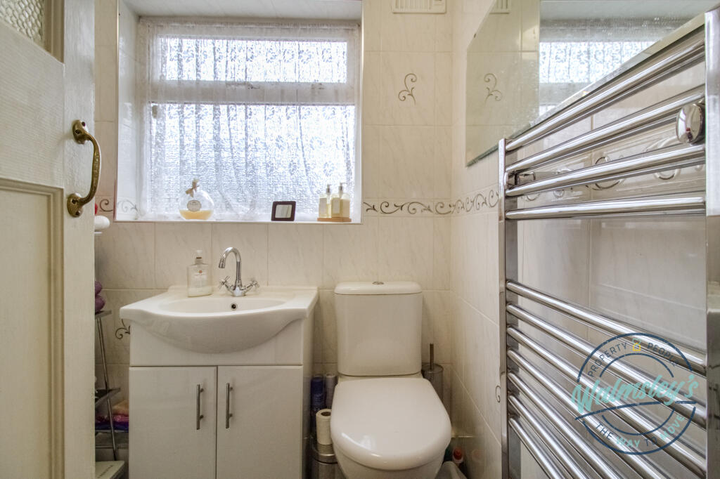 1st floor family shower room