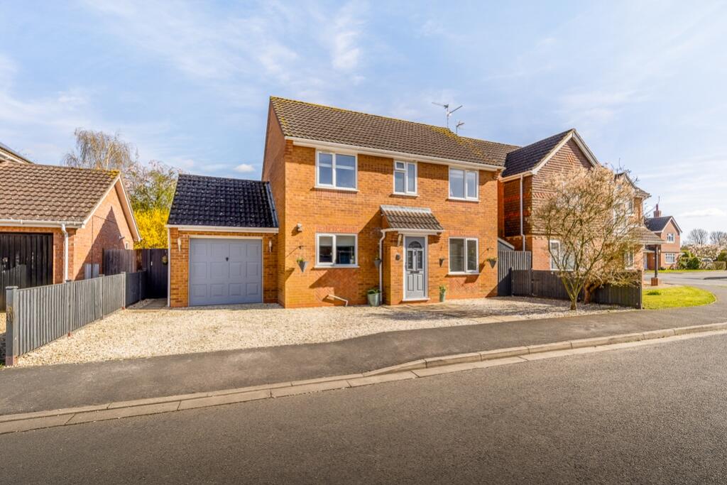 2 St Marys Gardens (Cowbit)-5