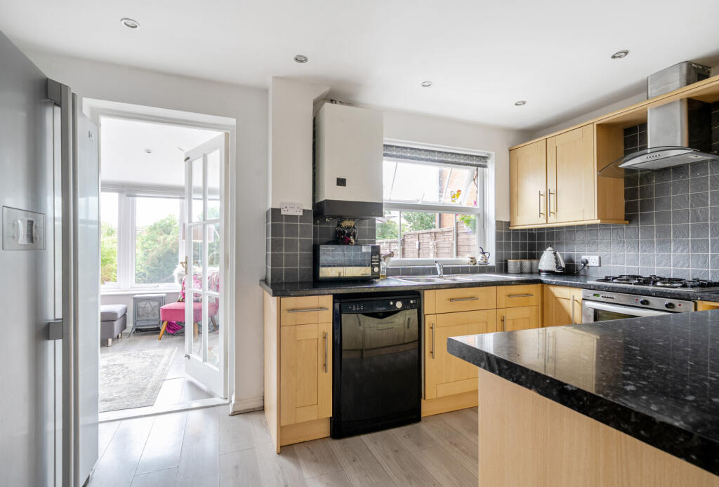 1329579-4-6888e1d...