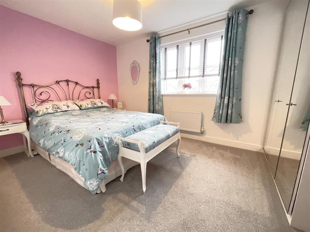 BEDROOM 2