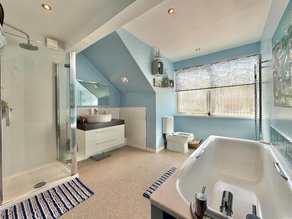 Family Bathroom.jpeg