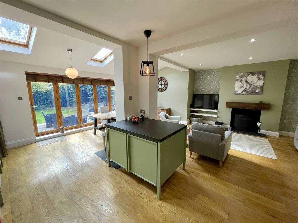 Kitchen/Diner/Family Room