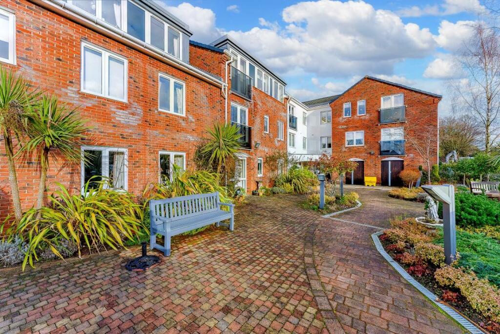 8534208-Stills-exterior04(1) (Medium).JPG