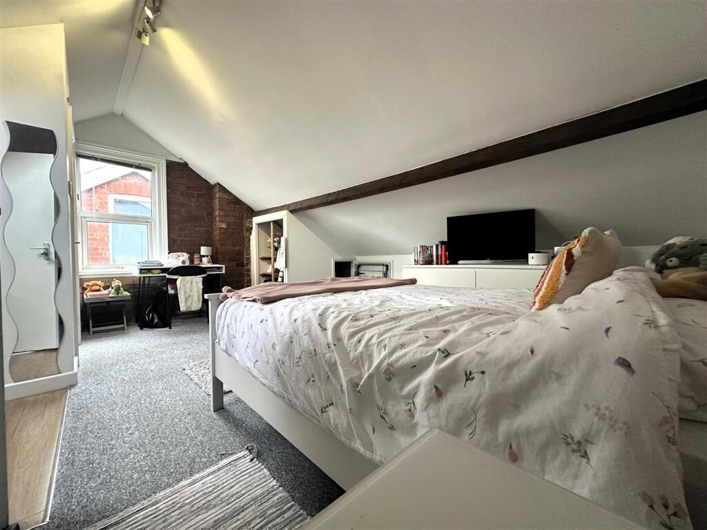 Bedroom 5 I.jpg