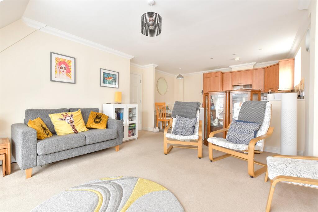 Kitchen/ Living Room
