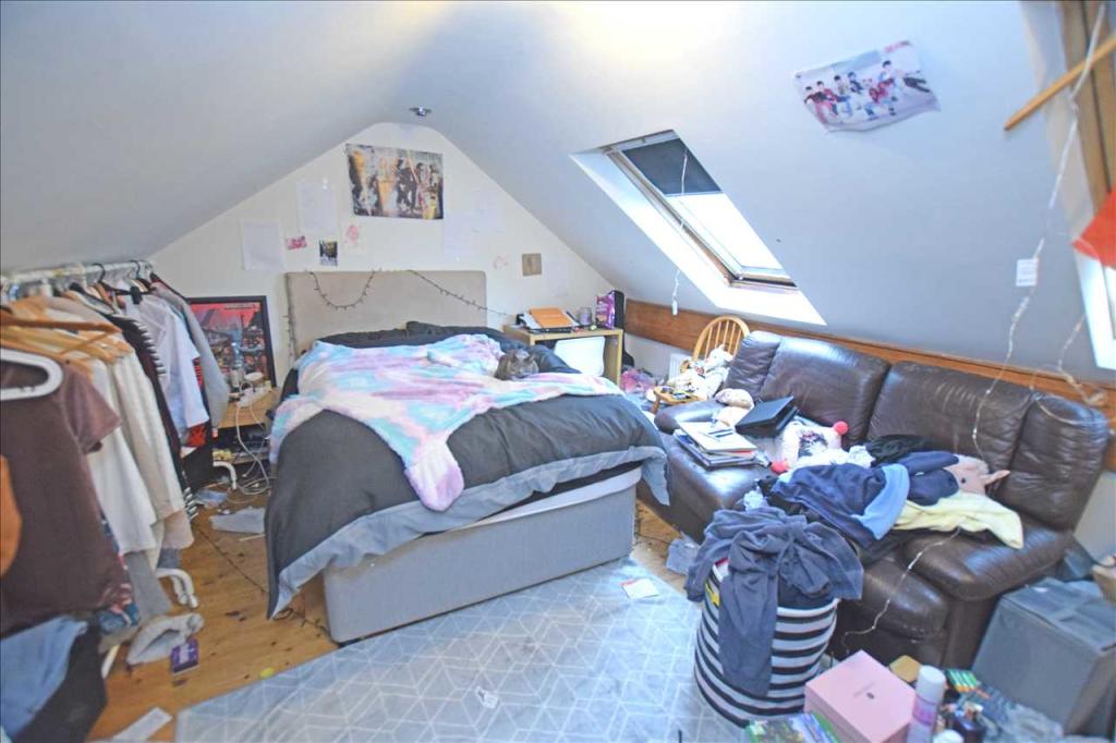 (INFORMAL) LOFT ROOM