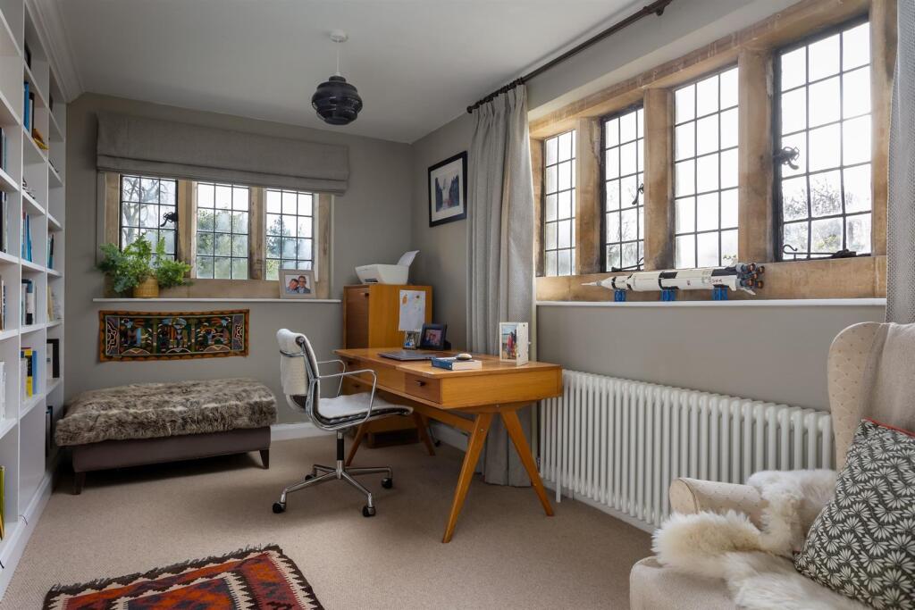 52 - Dowmans Farmhouse - GL53 9QY - Web.jpg