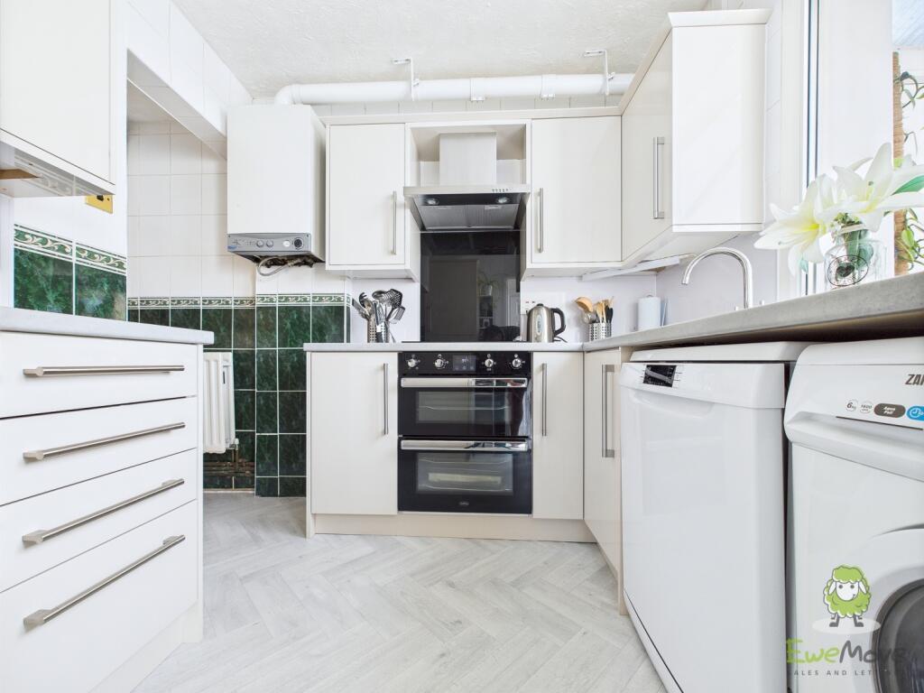 CAM01543G0-PR0139-STILL018