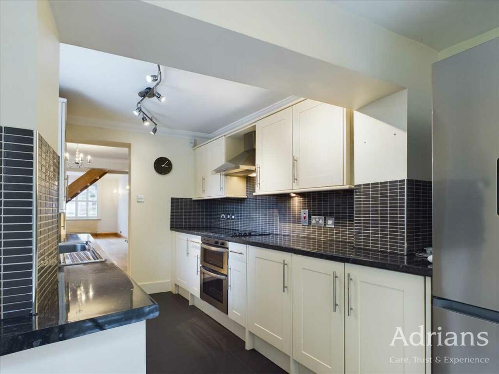 KITCHEN /