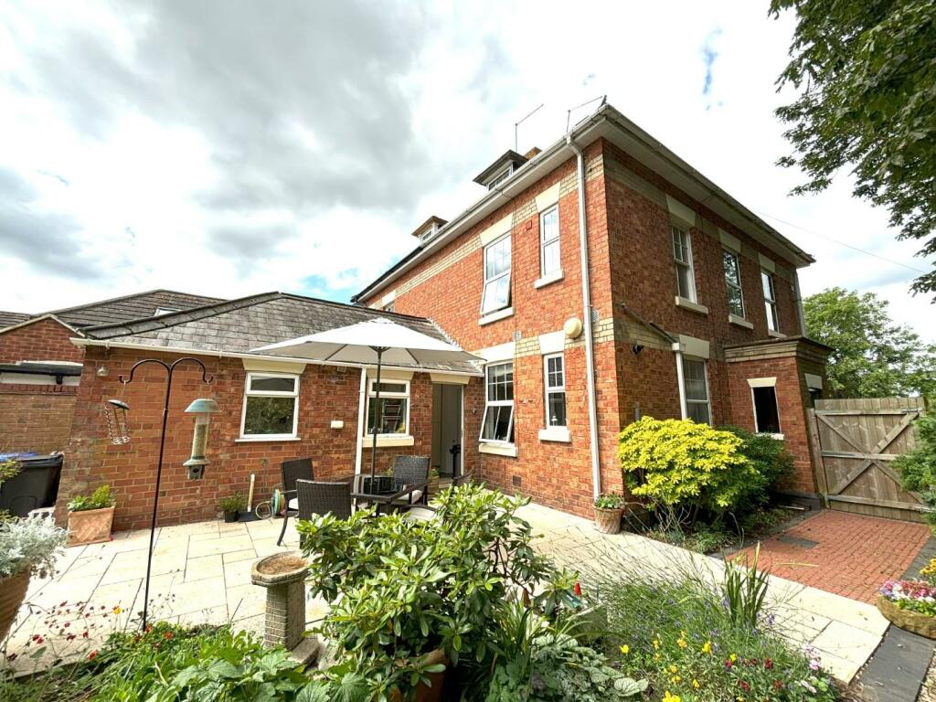 Rear Garden 1.jpg