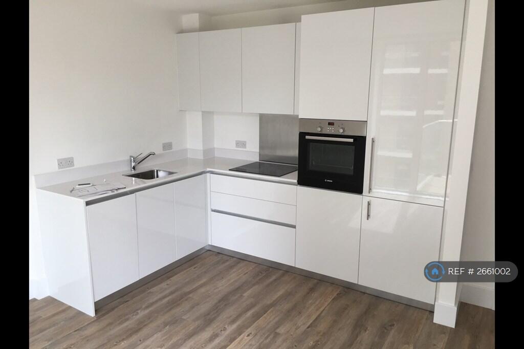 Kitchen With Fitted Appliances (Incl Dishwasher)
