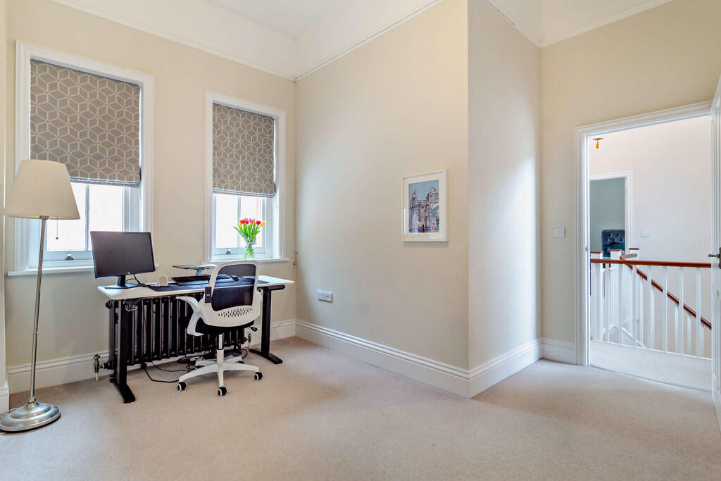 8548537-interior2...