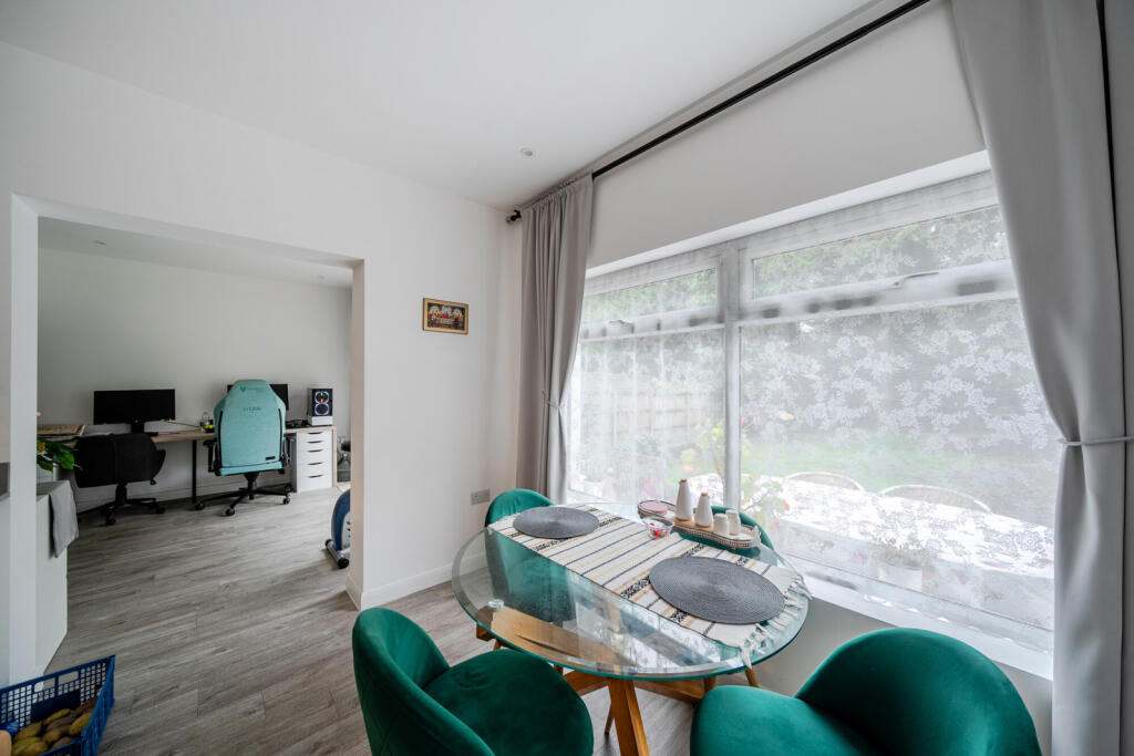 1349627-12-68c1b8...