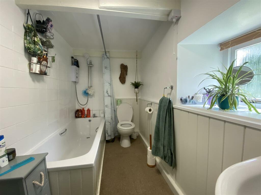 bathroom.jpeg