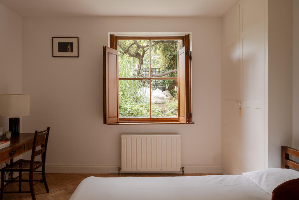221934 - Morton Road, London, N1 - high res - N...