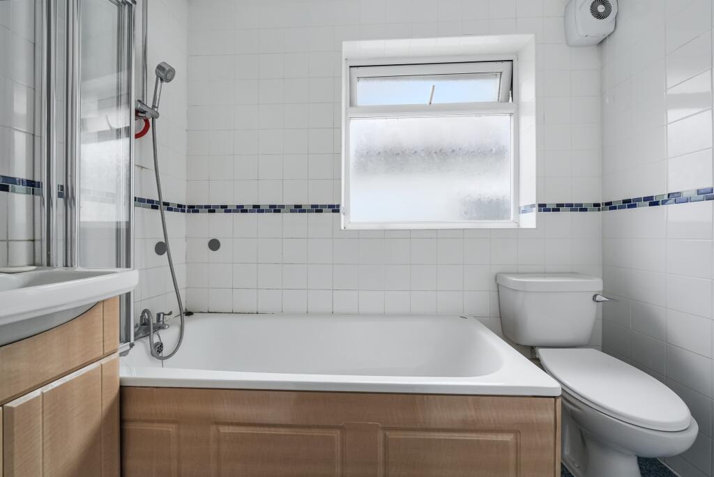 26 Wolf Lane, Windsor, SL4 4HY