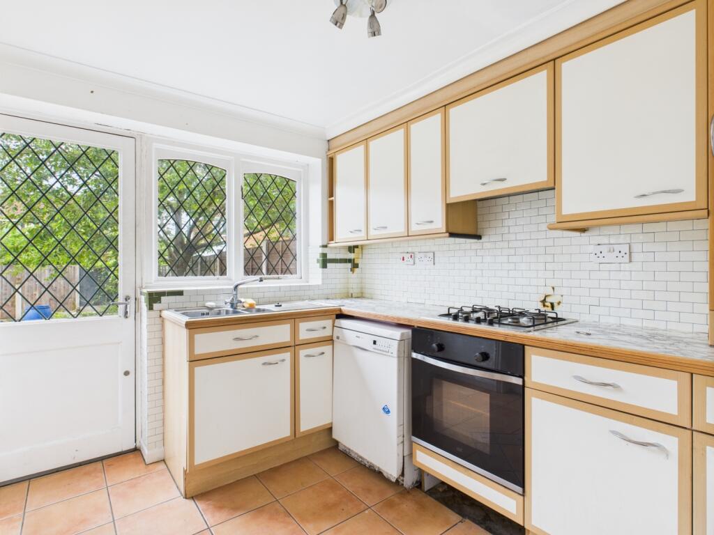 CAM03729G0-PR0059-STILL010