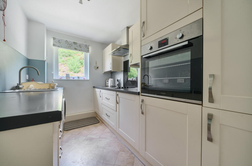 1305319-12-684815...