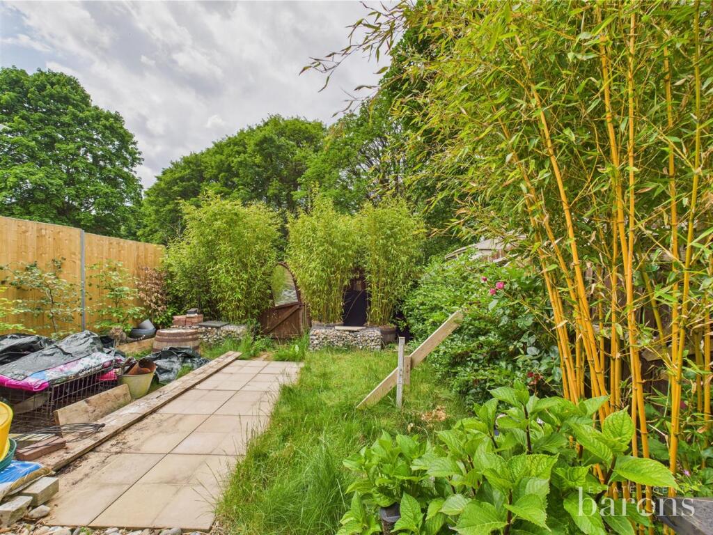 CAM05005G0-PR0084-STILL012 - Copy.jpg