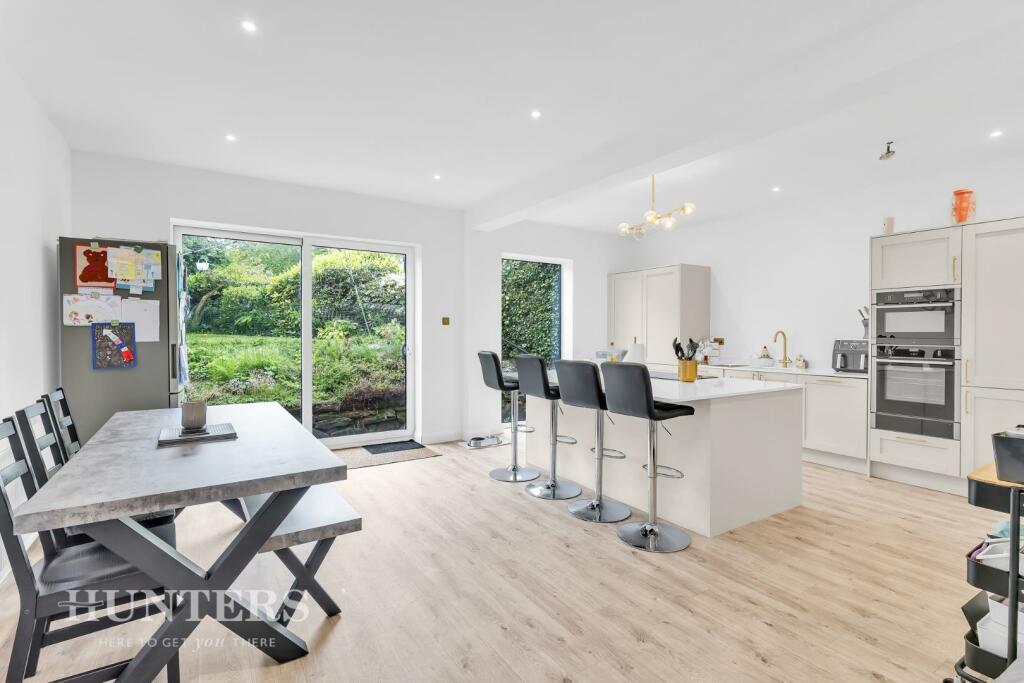 Dining kitchen