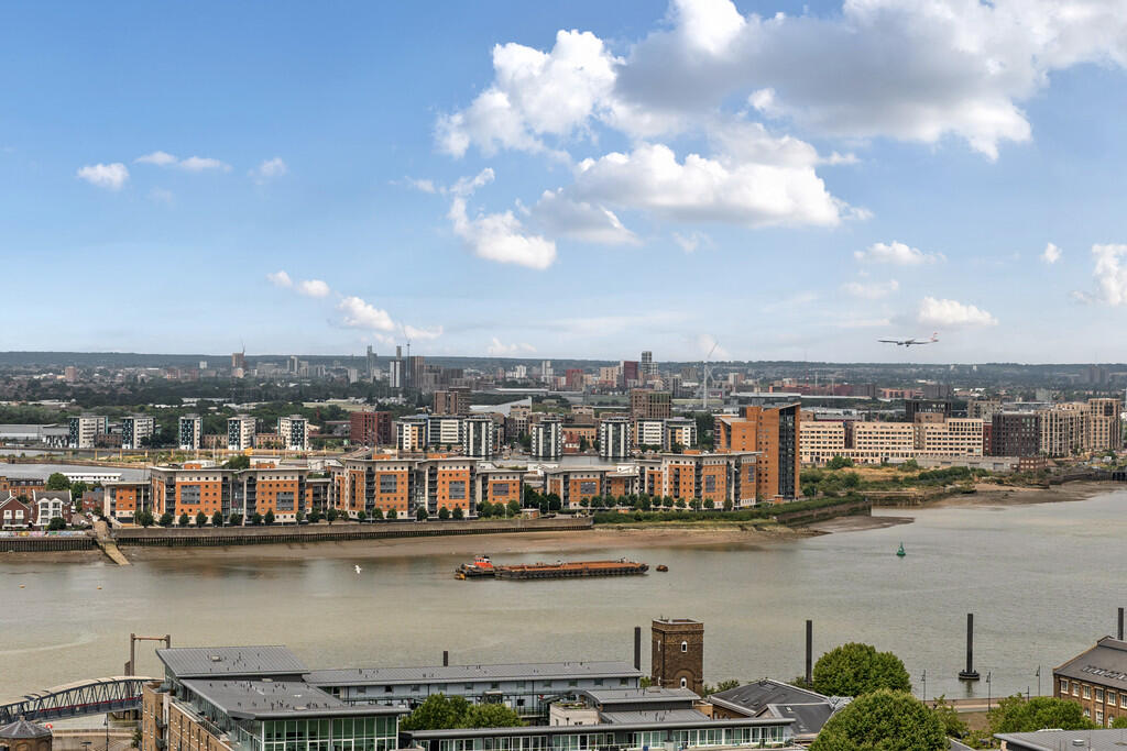 1332566-4-688cbd0...