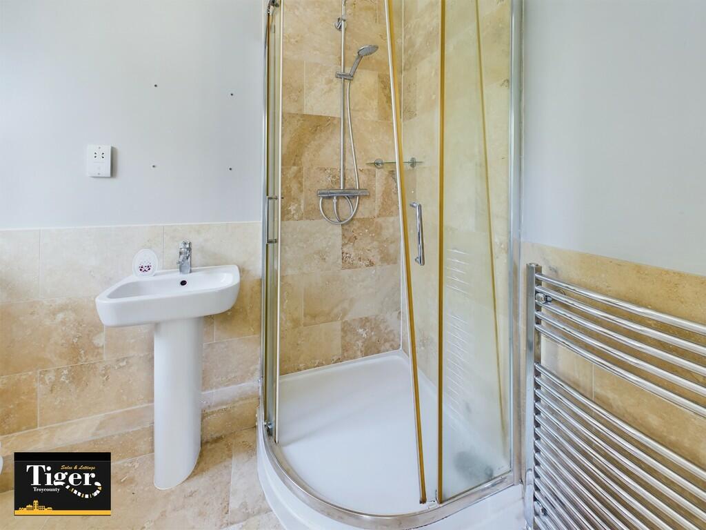 CAM02176G0-PR0329...