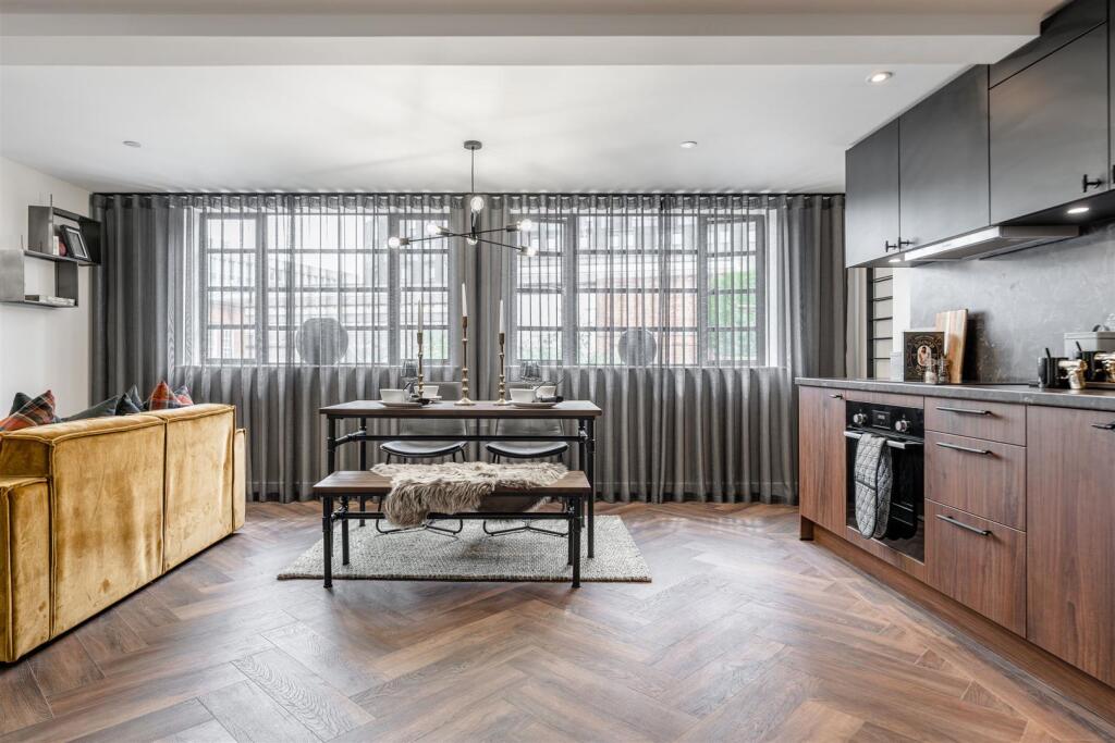 GSH Showhome 84 LR - by Ralph Media Group 03958.jp
