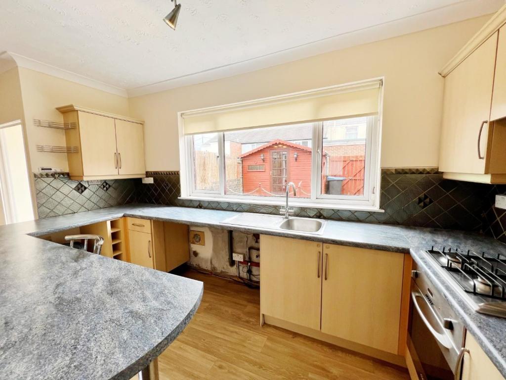Kitchen Diner 3.jpg