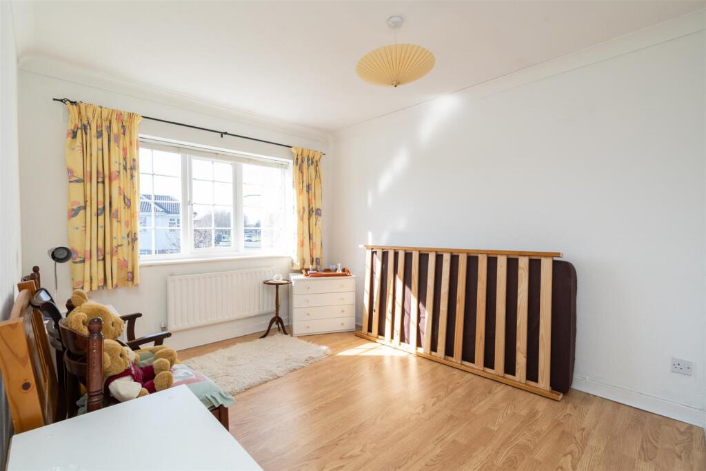 1 Hawbridge Close_8.jpg