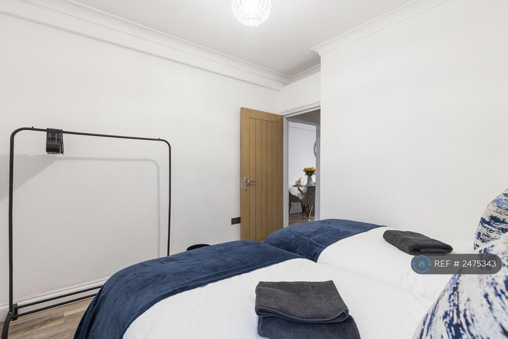 Master Bedroom (Superking Bed)
