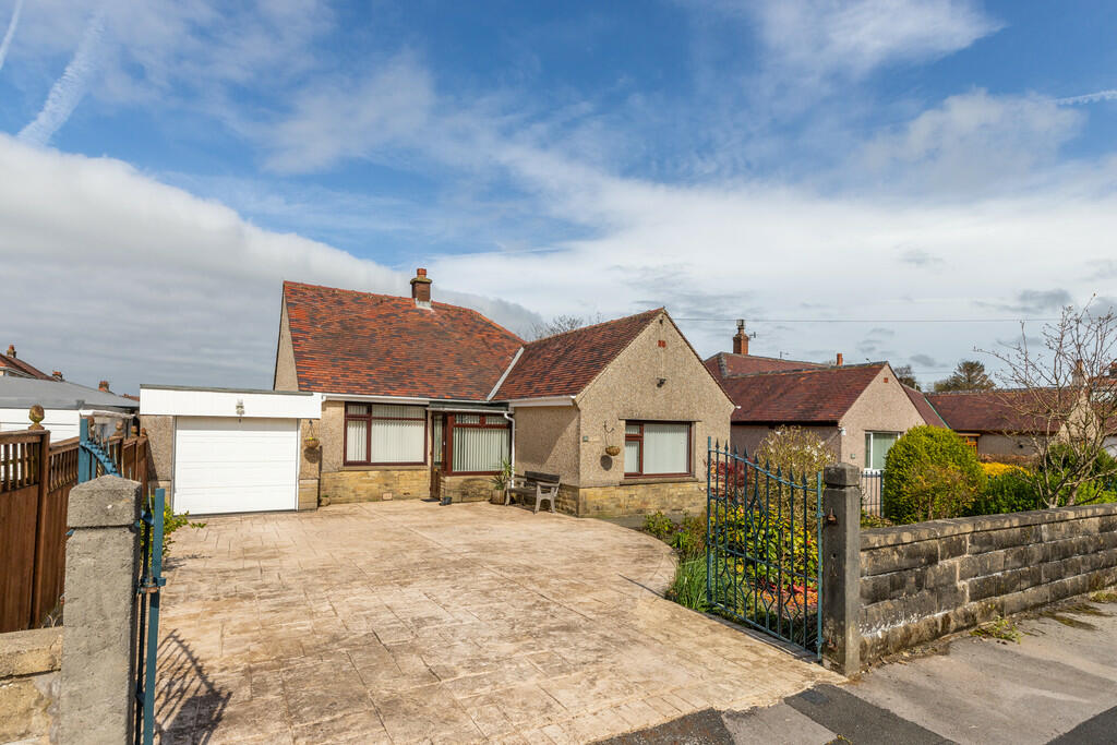 28 Broadlands Dri...