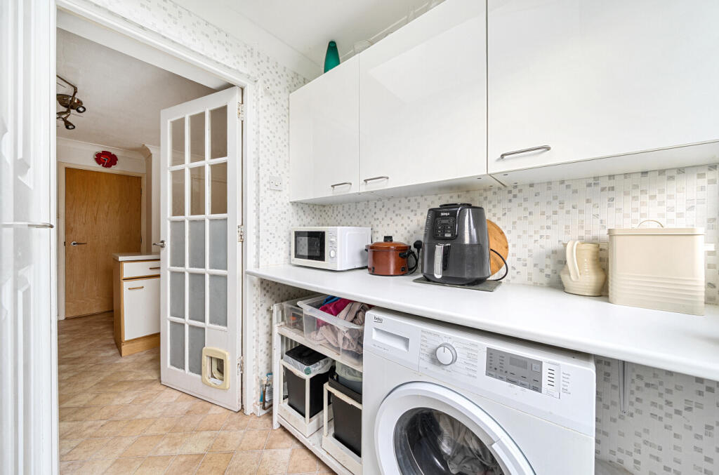 1385697-10-692973...