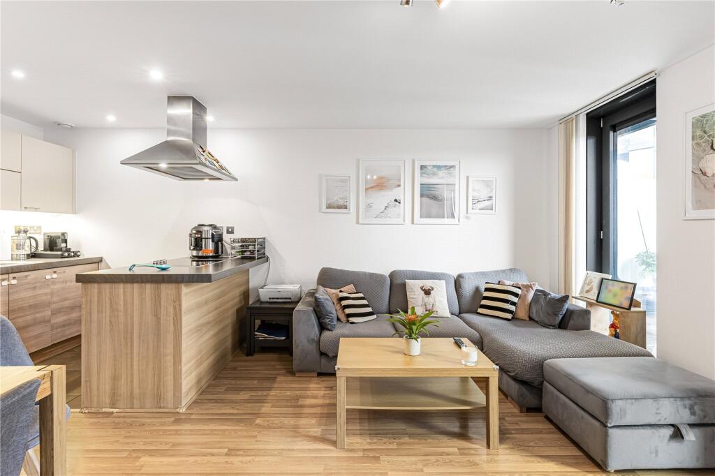 Reception/Kitchen