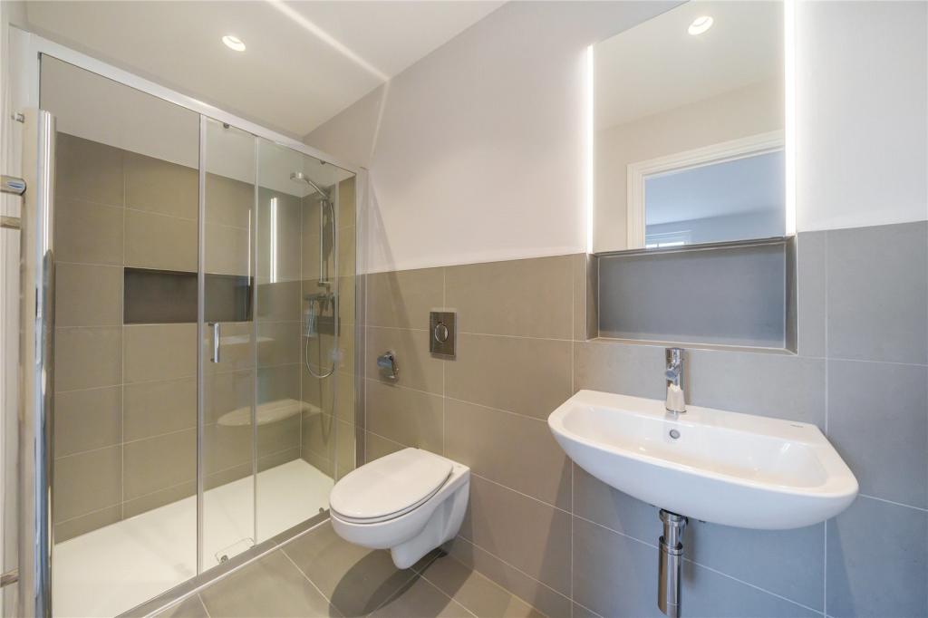 Bedroom 2 Ensuite