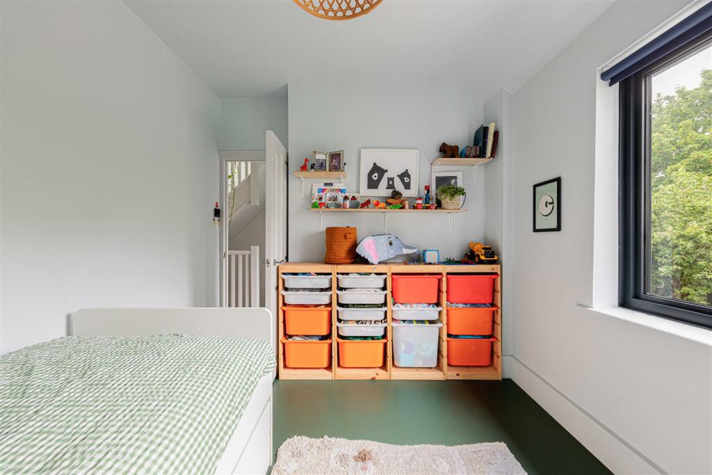 Penrhyn Avenue, E17