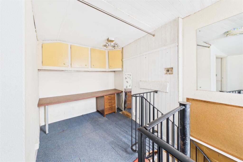 366 Two Mile Hill Road, St George, Bristol BS15 1A