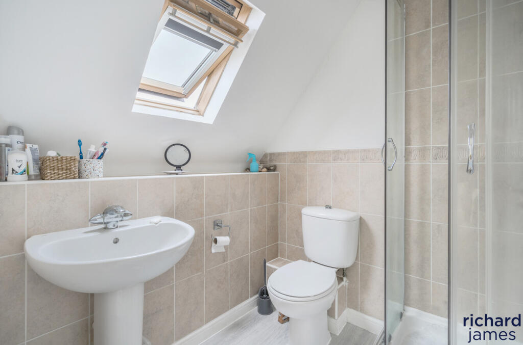 b31dc138992d4980bb2c569cd0c3ae27