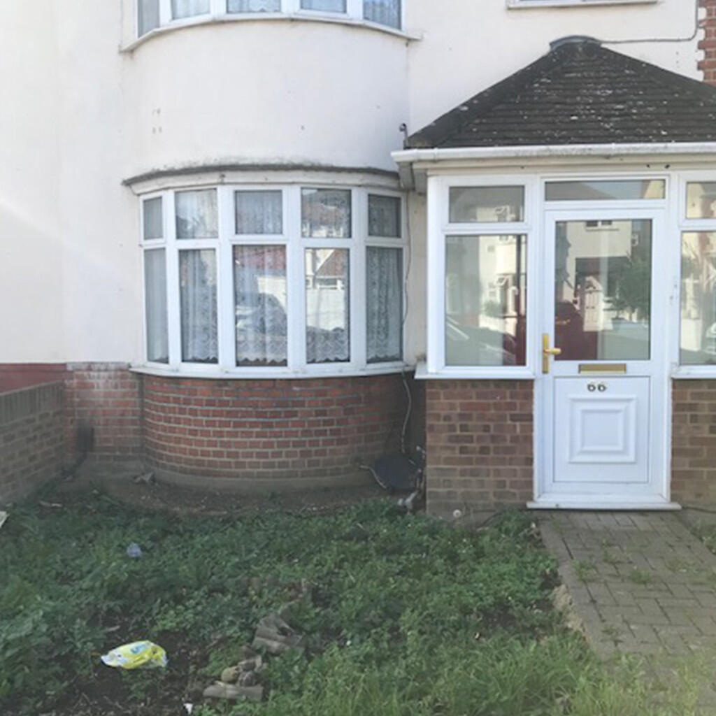 Cardington Square, Hounslow, Middlesex, TW4