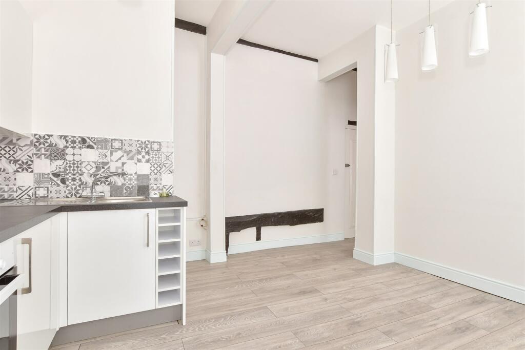 Kitchen/Lounge/ Dining Area