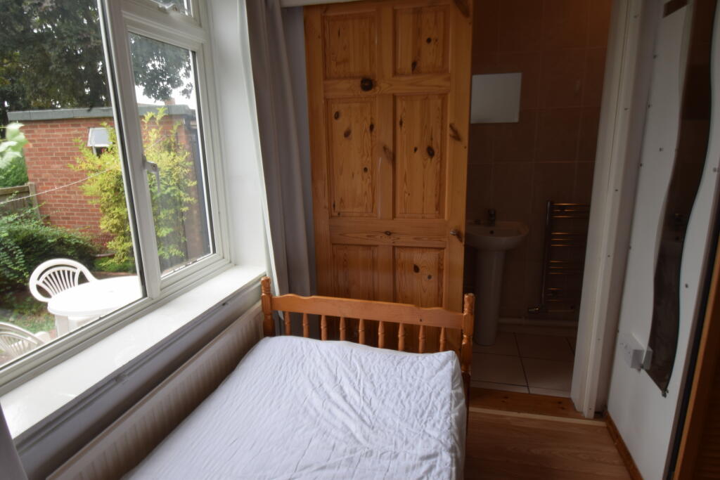 7acce63facef1899e17660ed7848df33