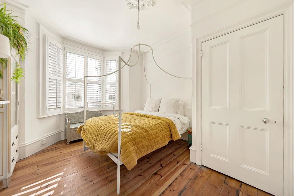 Bedroom (4).jpg