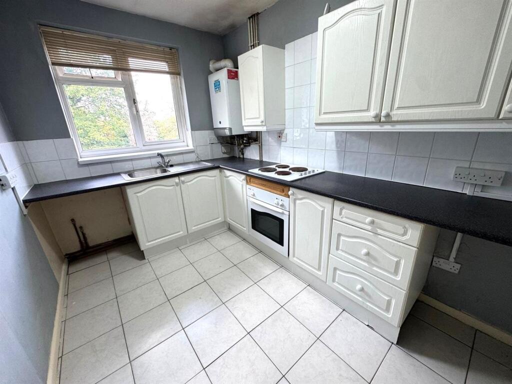Kitchen Pic 1