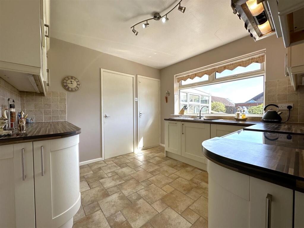 Modern Kitchen 853