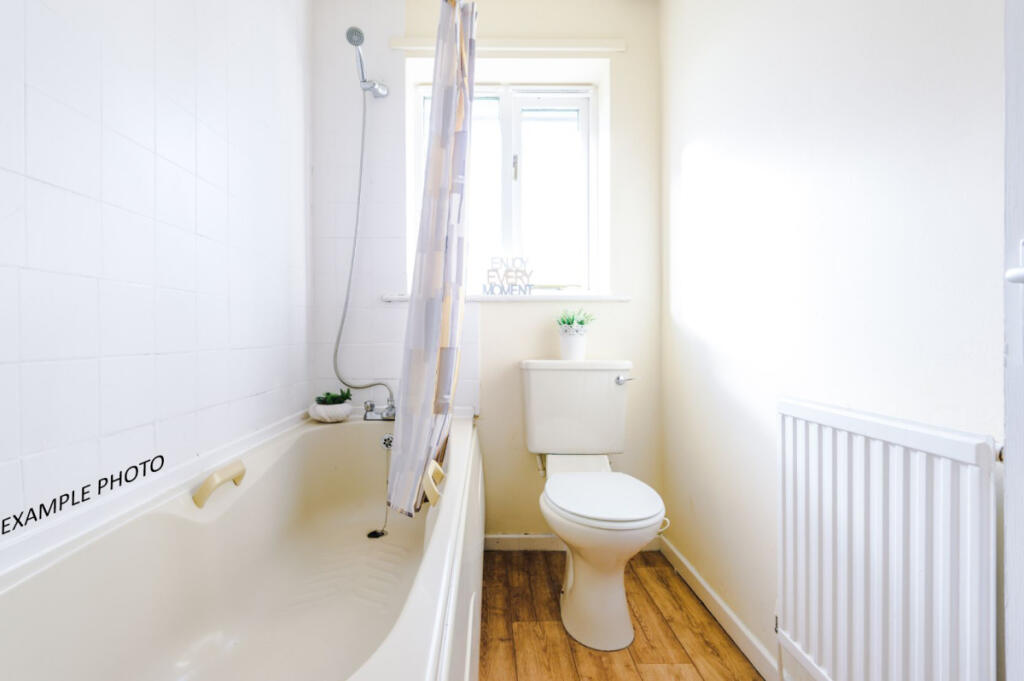 70 Lloyd Mansions Bathroom Example