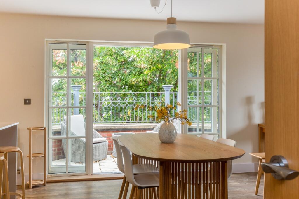 28 Windsor Court ...