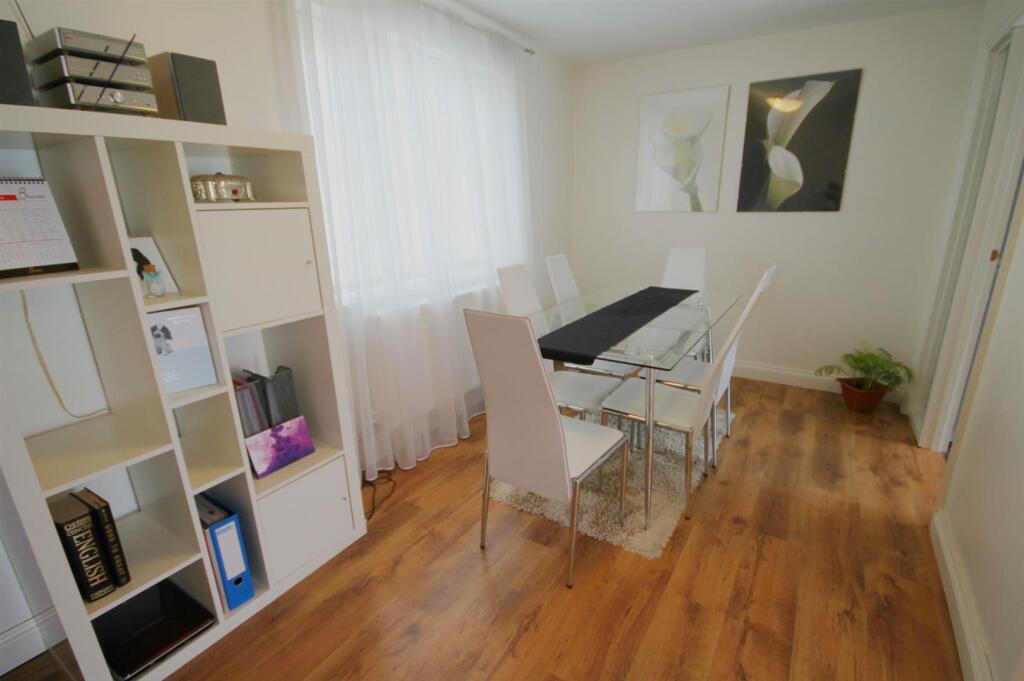 Dining Area.JPG