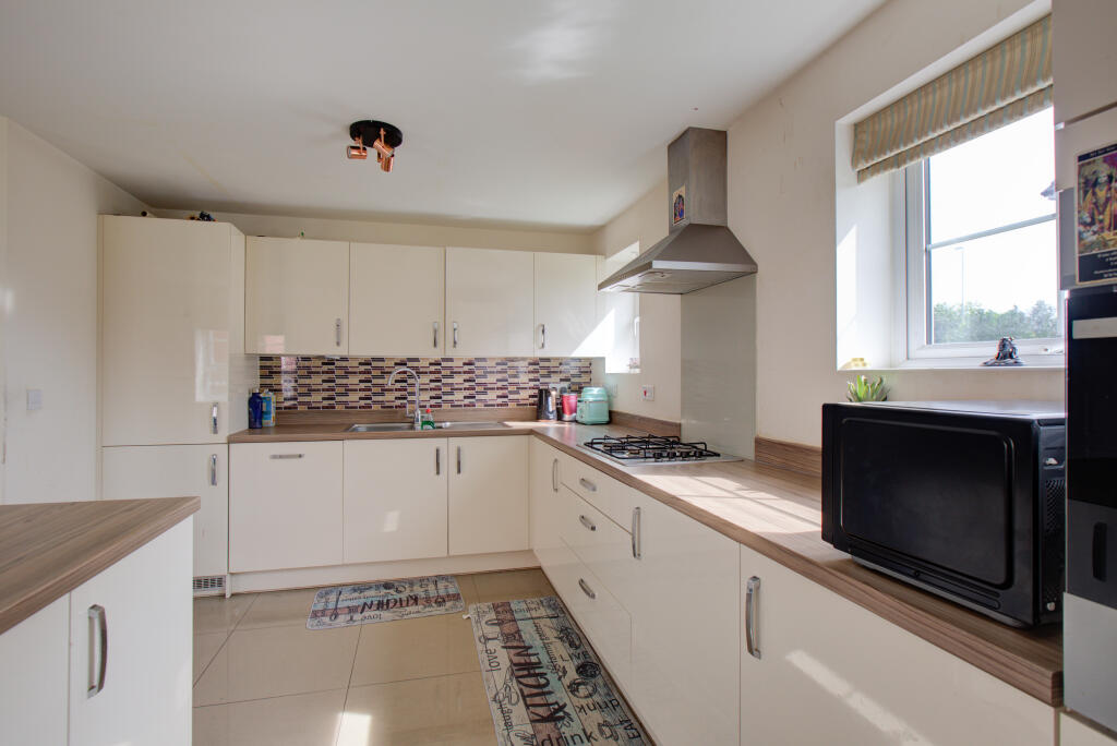 36 SCOTSMAN AVENUE-2